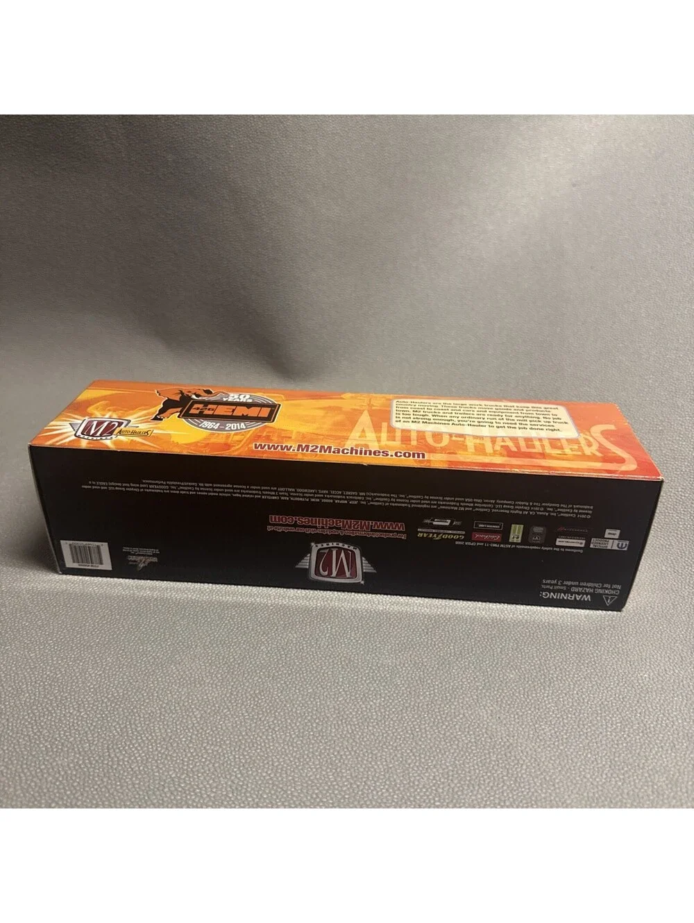 1:64 M2 Machines Auto-Haulers 1957 Dodge COE & 1969 Barracuda Road Runner Orange